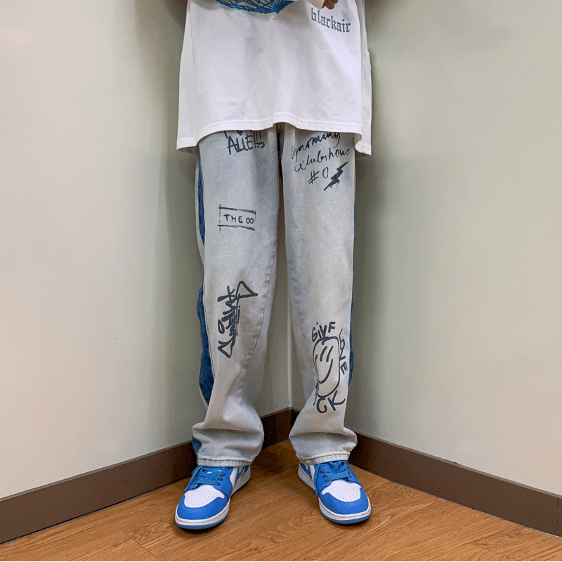 落書き風 カジュアル ジーンズ