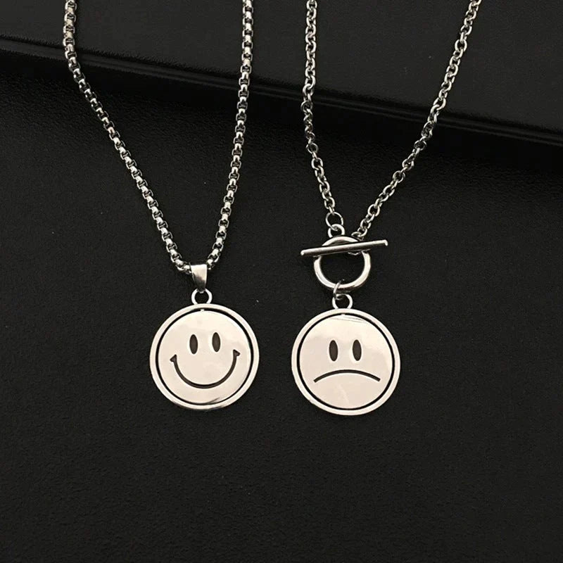 笑顔と泣き顔  INS  ペンダント